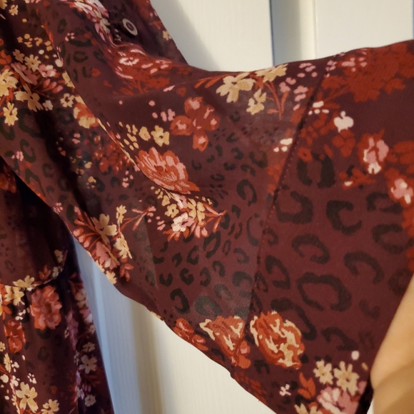 Beautiful floral tunic blouse - Picture 2 of 3